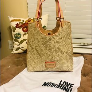 🔥Make offer 🔥Authentic Moschino Handbag